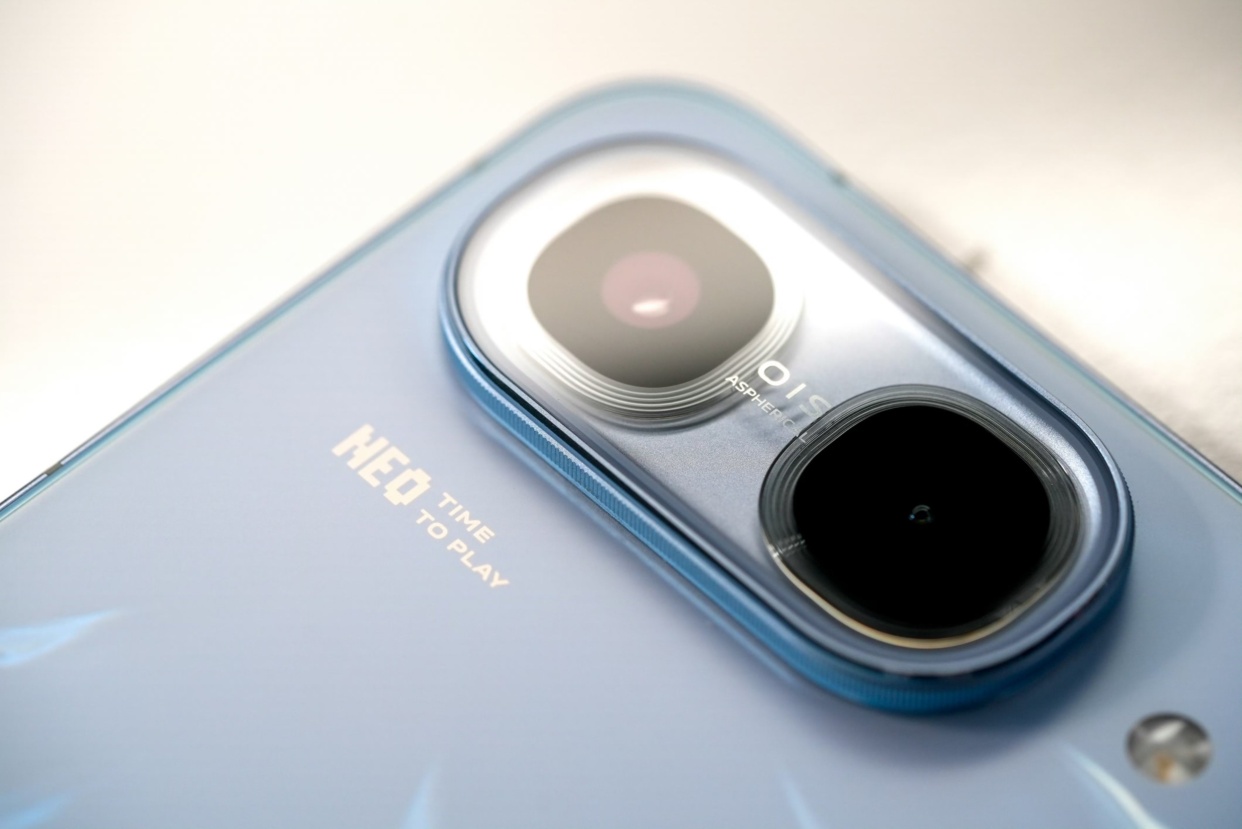 iQOO Neo 11 Ultra có camera chính độ phân giải 50MP