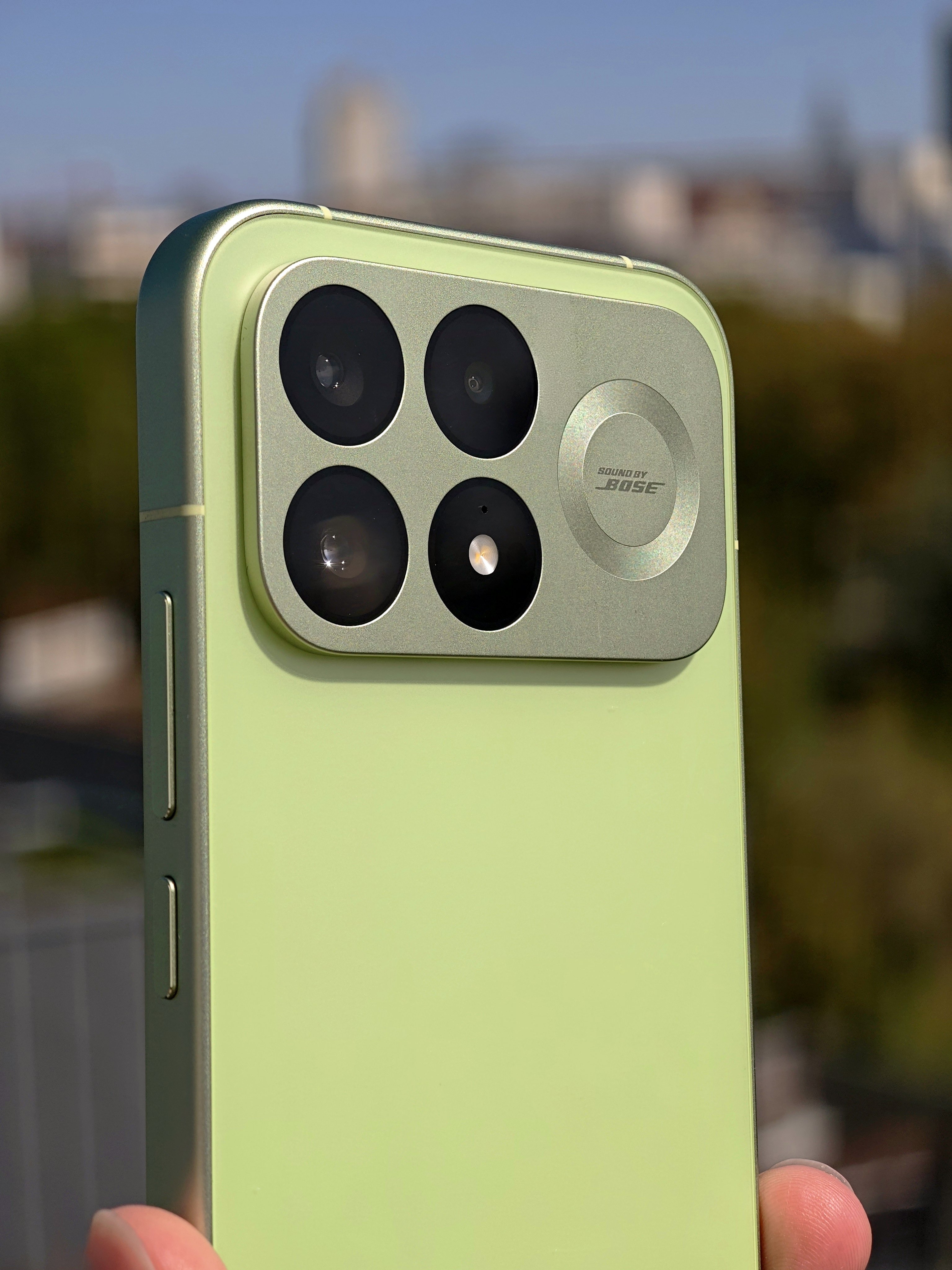 POCO F9 Pro được trang bị camera chính độ phân giải 200MP