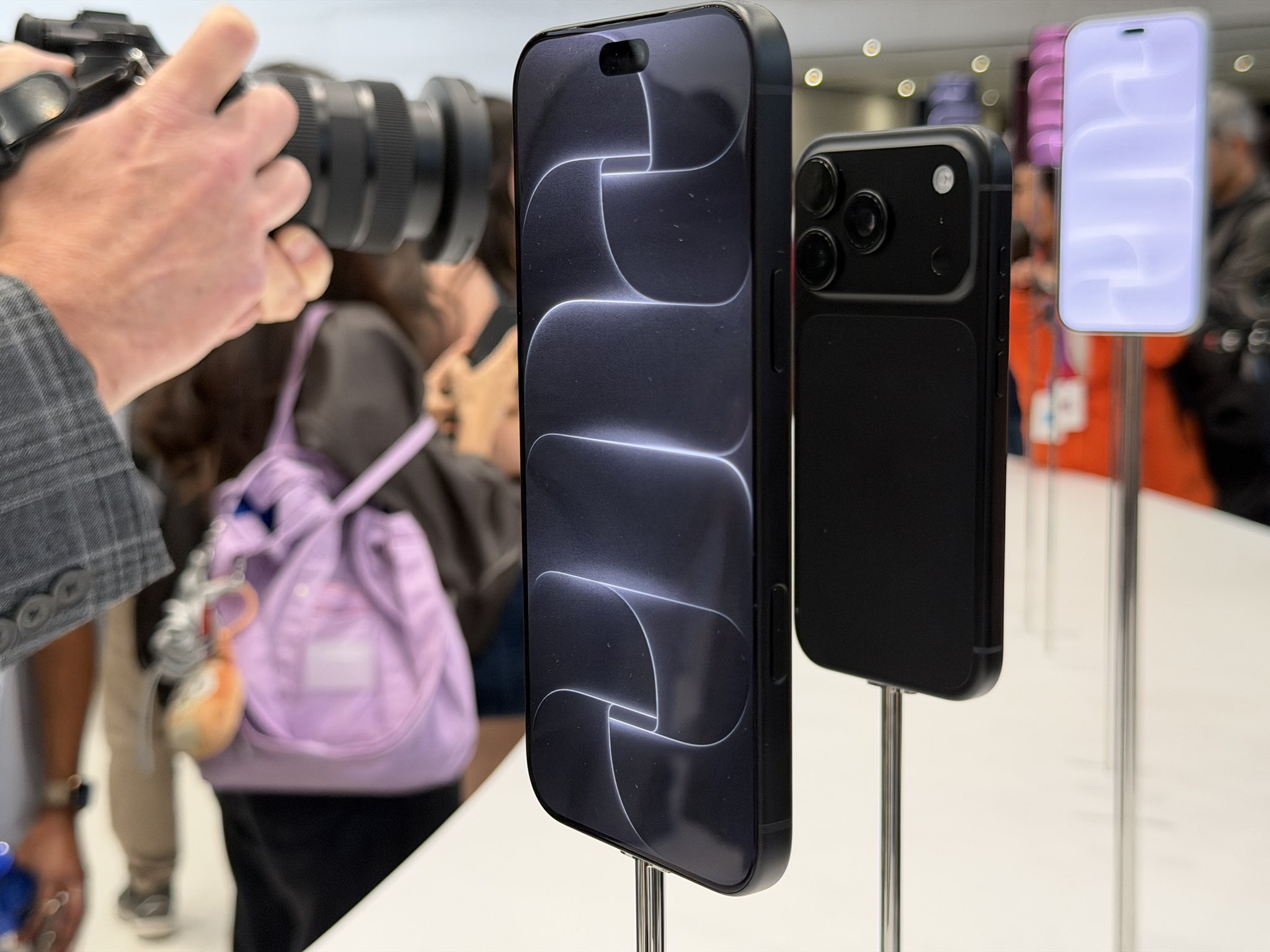 iPhone 18 Pro 1TB sử dụng tấm nền Super Retina XDR OLED kích thước 6,3 inch