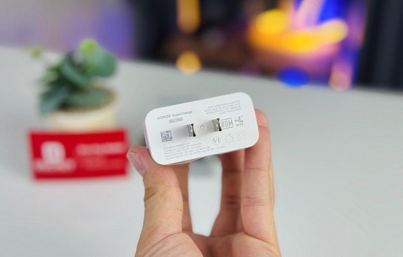 Dung lượng pin 6000 mAh, bền bỉ tới 4 năm