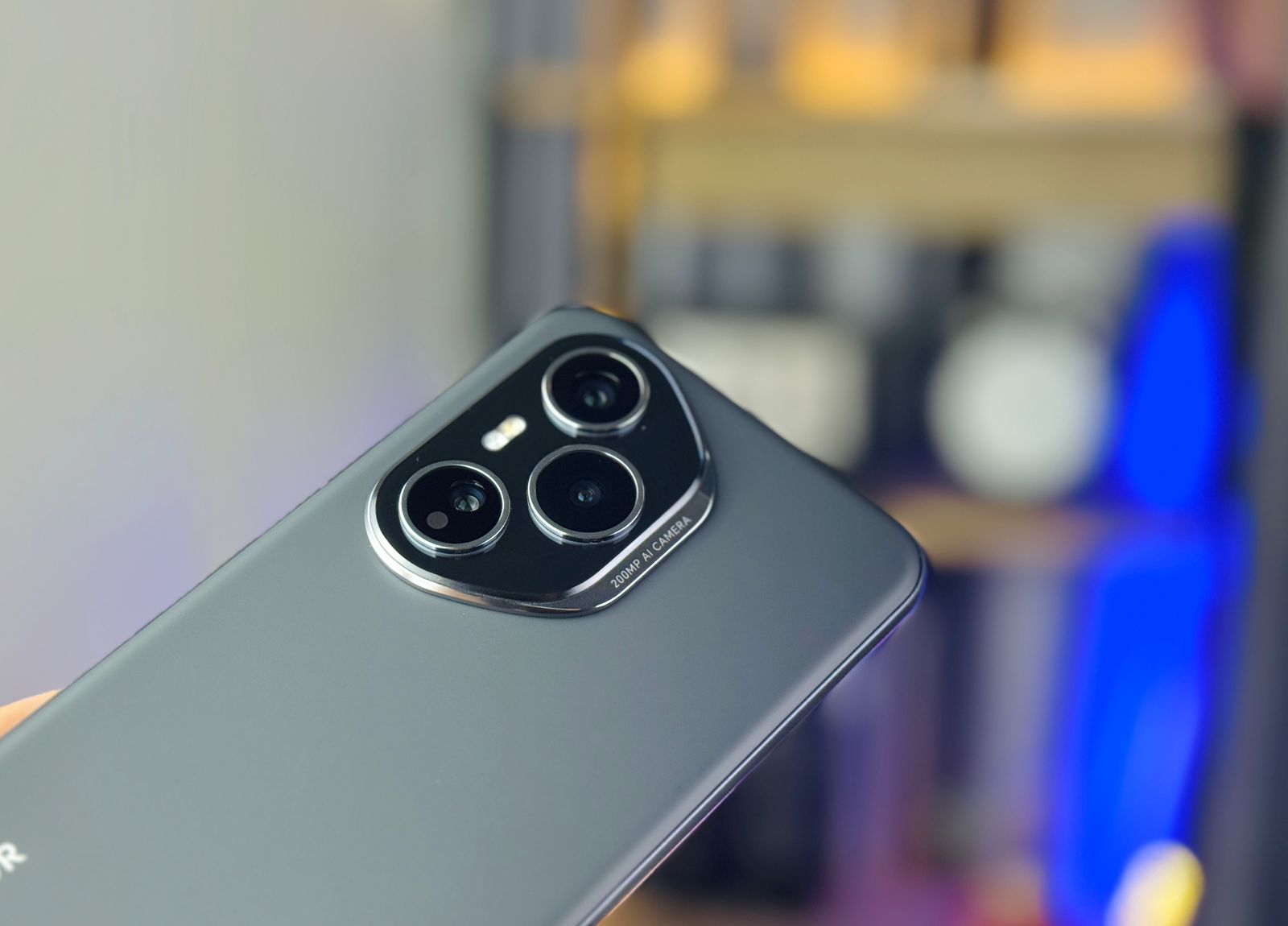 Honor 400 Pro sở hữu camera chính độ phân giải lên đến 200MP.