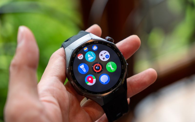 Màn hình LTPO OLED sáng 3,500 nits