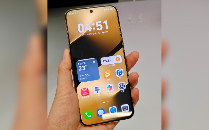 Màn hình AMOLED cong tứ diện, viền siêu mỏng