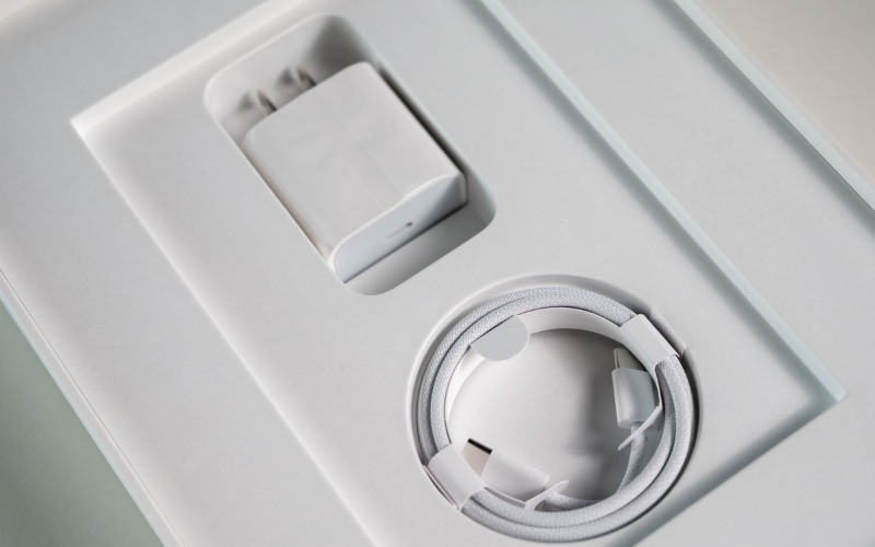 Pin 7606 mAh đủ dùng cả ngày