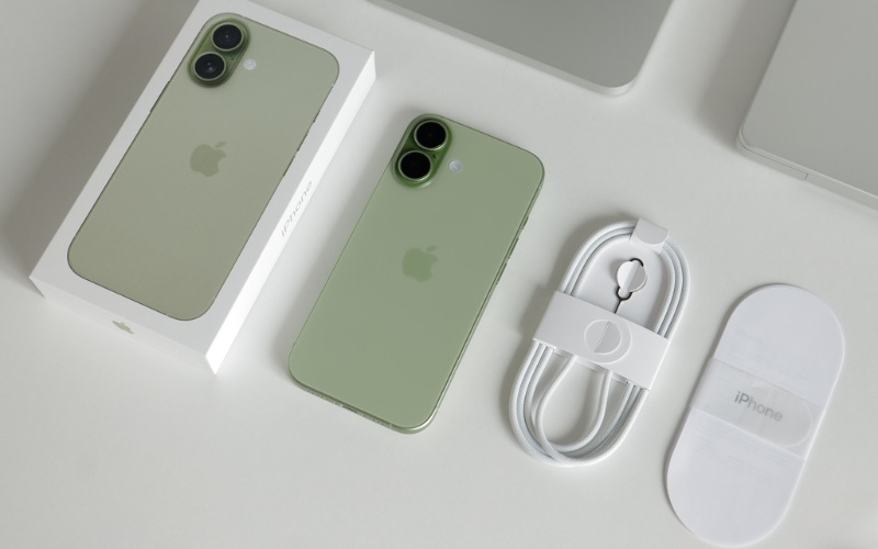 Đánh giá iPhone 17 thường - màn hình 120Hz, camera selfie 18MP