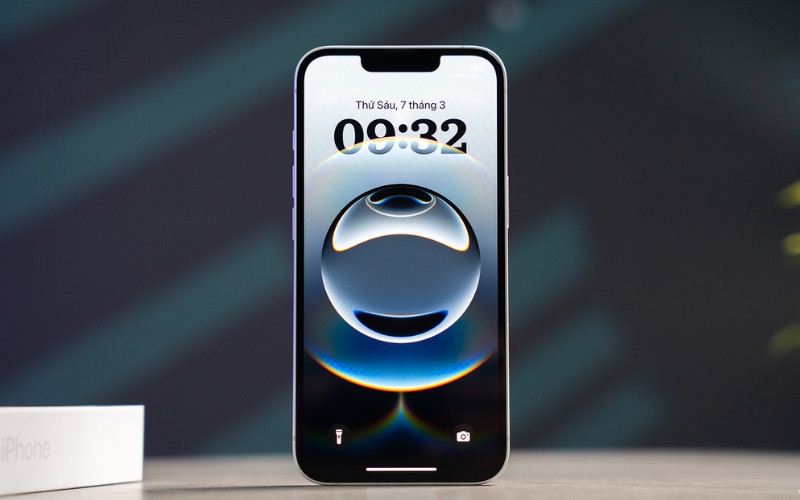 Màn hình OLED tích hợp Dynamic Island