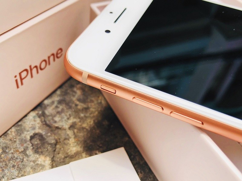 trên tay iPhone 8 Plus 64GB FPT chưa active trôi bảo hành