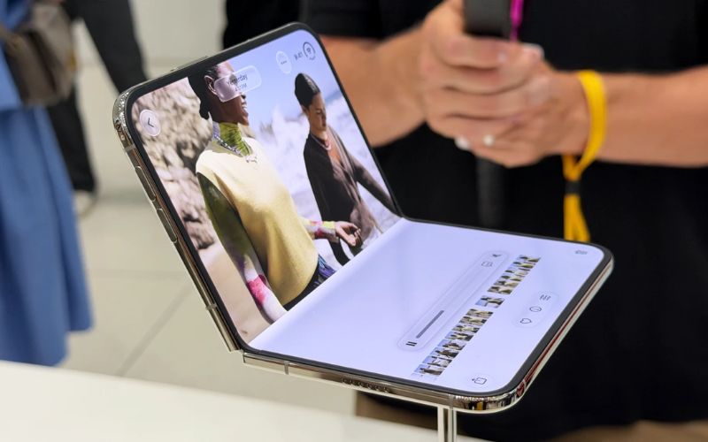 Pin iPhone Duo có thể phát video tối đa 31 giờ 