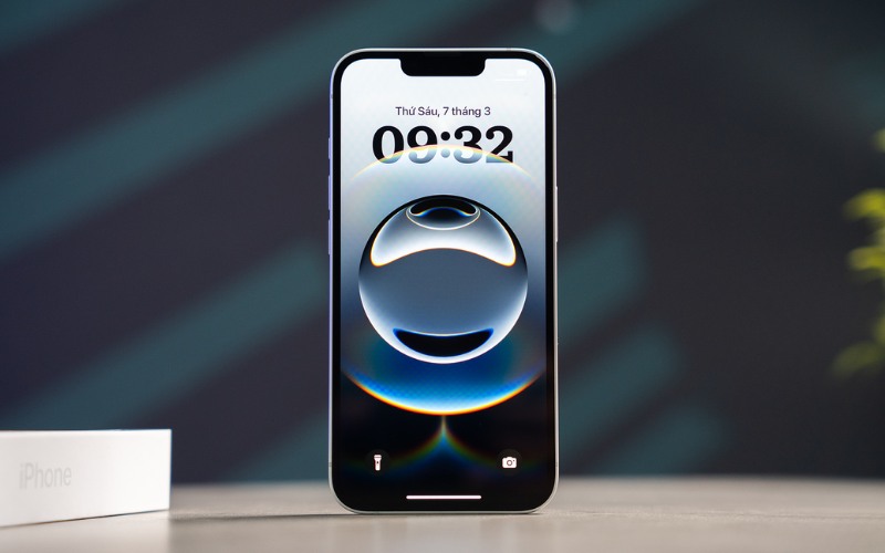 Màn hình OLED 6.1 inches tiện dụng 