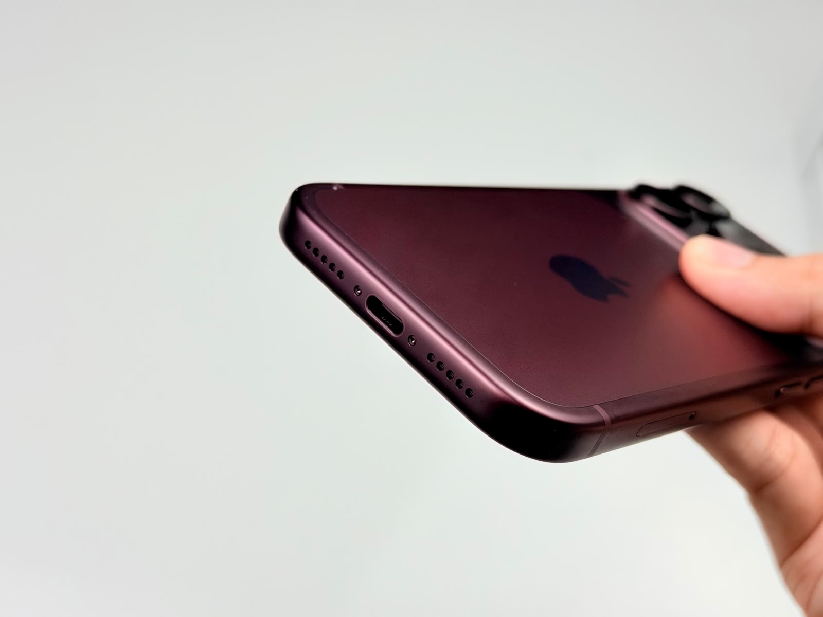 iPhone 18 Pro có thời gian xem video lên tới 34 giờ