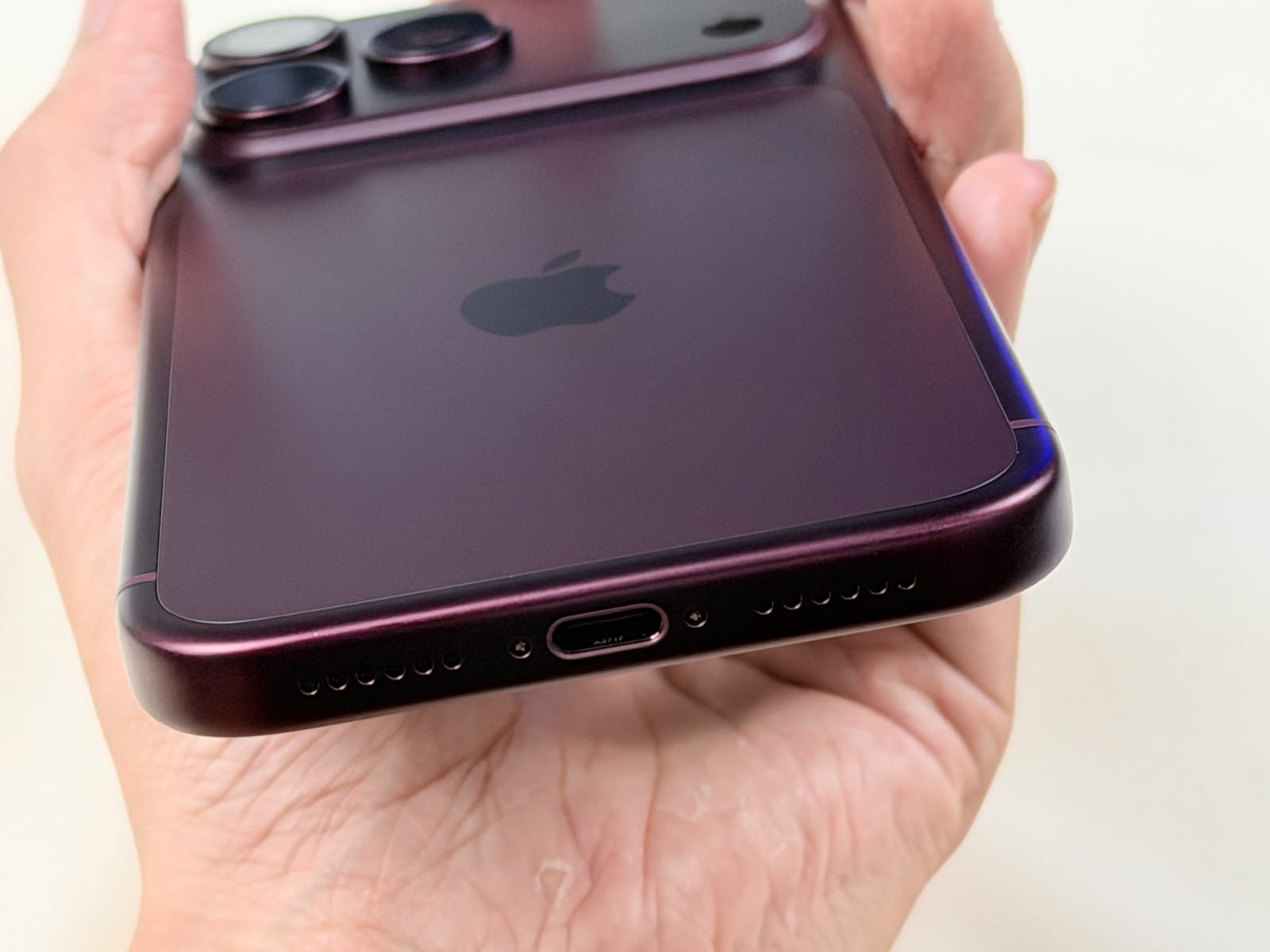 pin iPhone 18 Pro Max có thể phát video liên tục lên đến 43 giờ