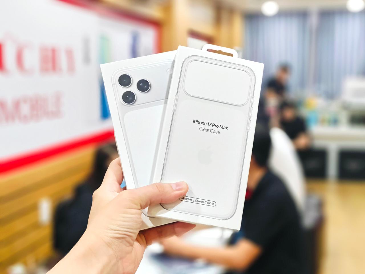 Trên tay Ốp Lưng Trong Suốt MagSafe cho iPhone 17 Pro Max