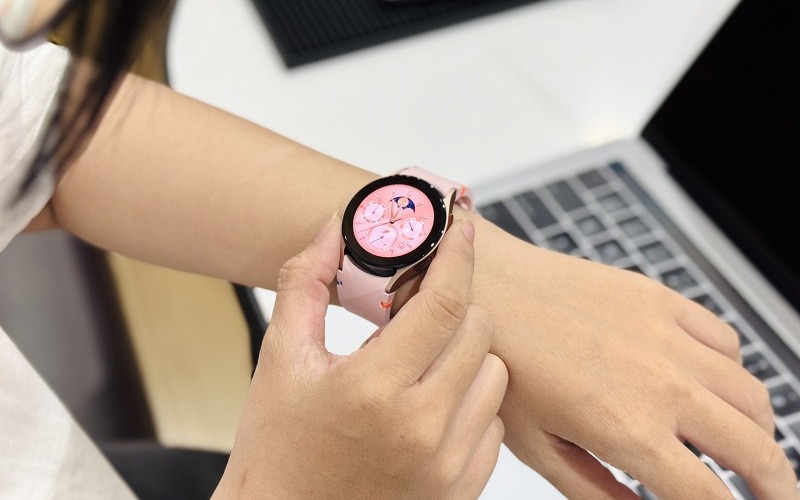 Mở ứng dụng và bắt đầu quá trình ghép đôi