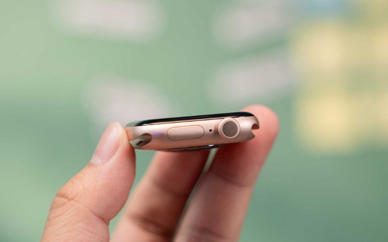 Bước 2: Kiểm tra các nút bấm vật lý