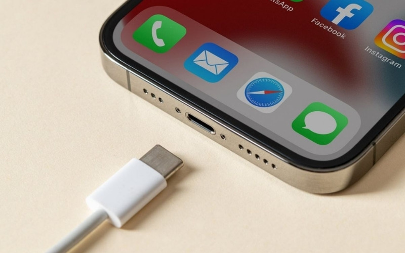 Số lần sạc pin iPhone phản ánh điều gì