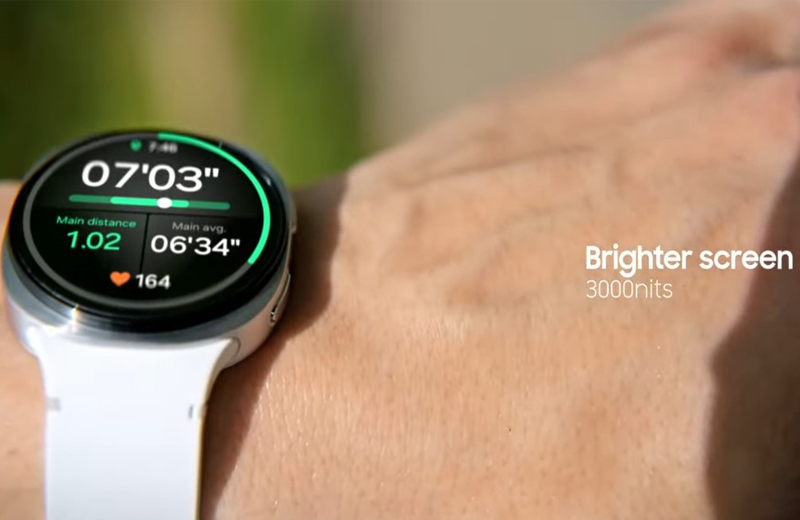 Samsung Galaxy Watch 8 44mm cũ với không gian màn hình hiển thị rộng rãi