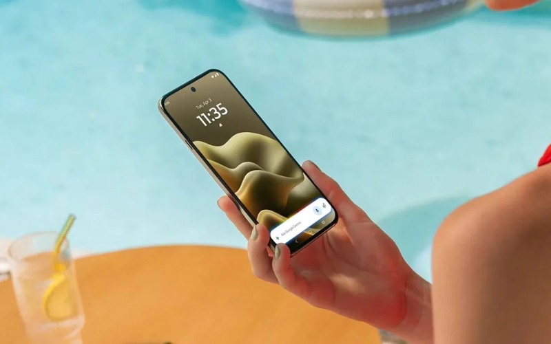 Màn hình AMOLED 5200 nits nhỏ gọn