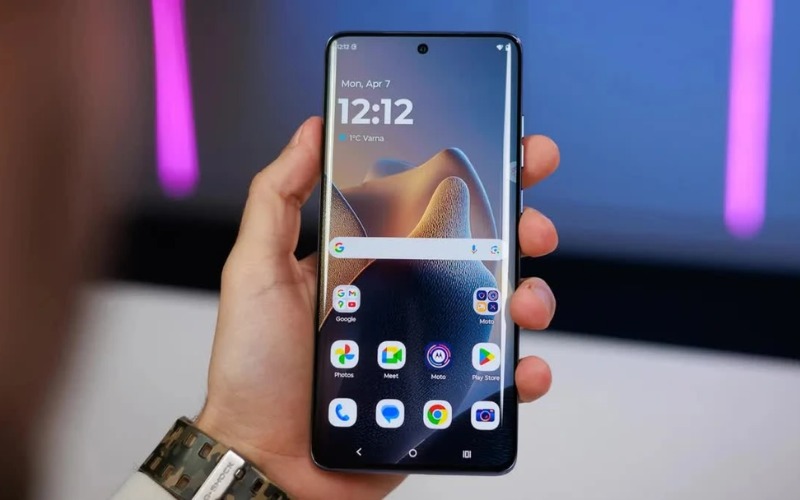 Màn hình AMOLED 144Hz siêu mượt