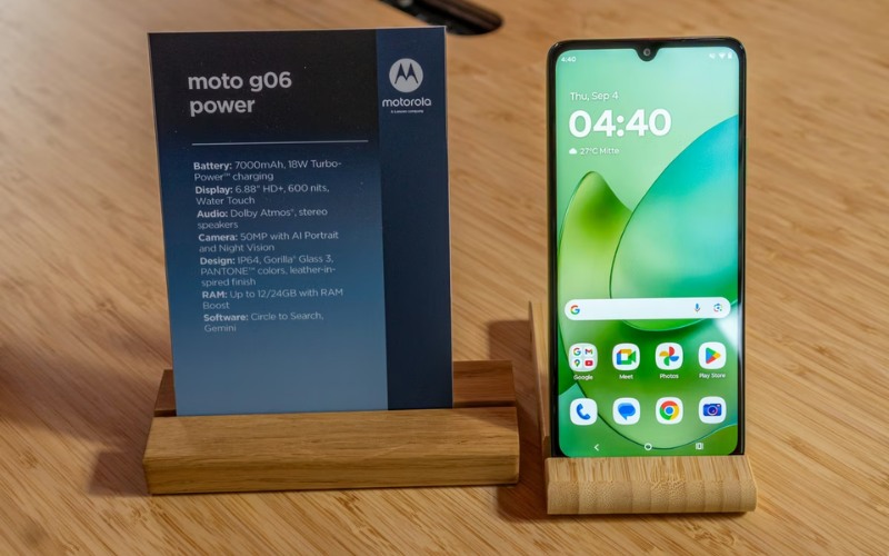 Màn hình LCD 6.88 inch tần số quét 120Hz