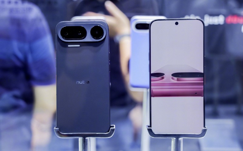 Màn hình tràn viền 120Hz mượt mà