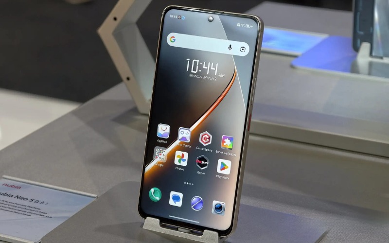 Màn hình AMOLED 1.5K sắc nét với tần số quét 144Hz