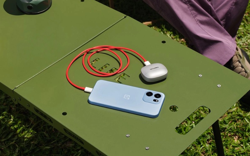 Pin 8000 mAh và sạc nhanh 80W