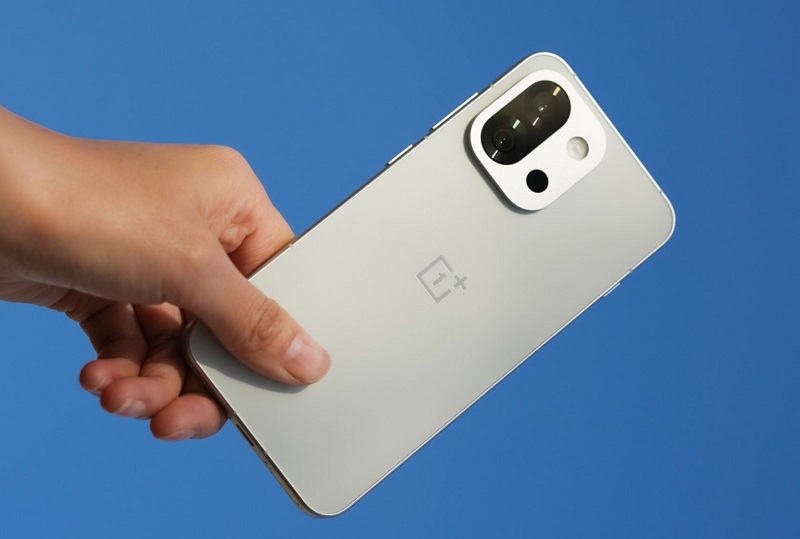 OnePlus 15T có pin dung lượng trên 7000mAh bền bỉ