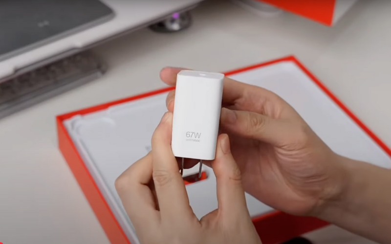 Dung lượng pin 12.140mAh ấn tượng