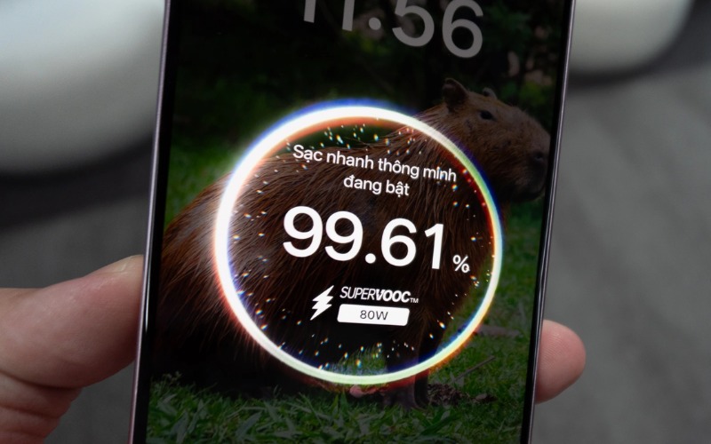 Pin 7000 mAh và sạc 45W