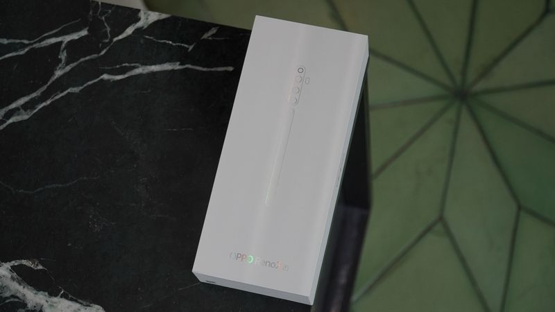 Cận cảnh Oppo Reno2 F