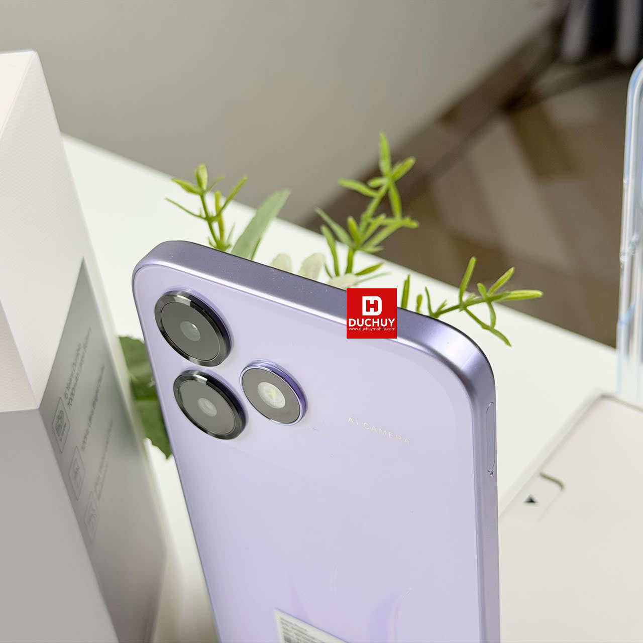 OPPO A6c có kích thước gọn nhẹ