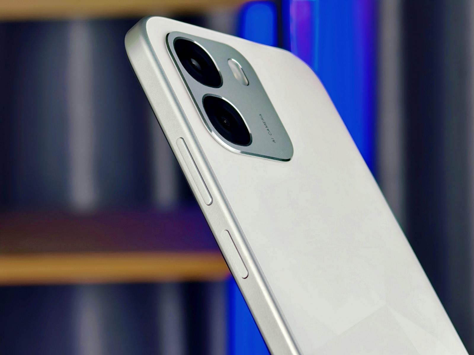 OPPO A6t Pro có độ mỏng ấn tượng
