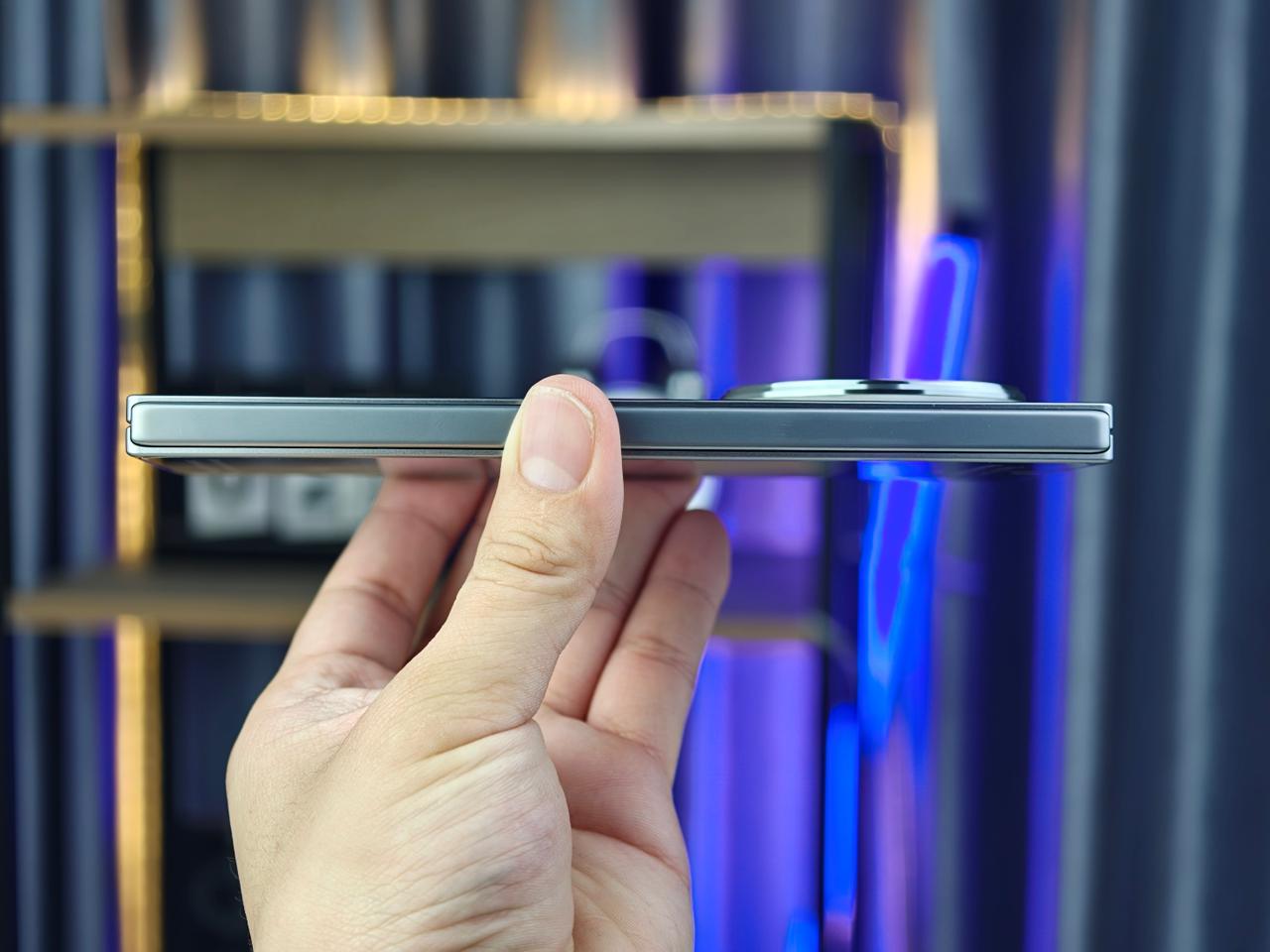 khung viền Oppo Find N6 cao cấp 