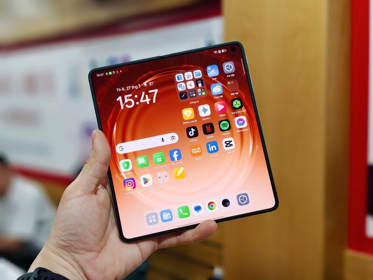 OPPO Find N6 5G hiển thị sắc nét