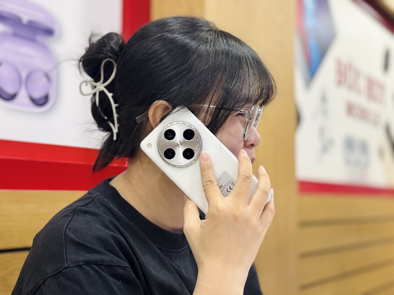 OPPO Find X8 Pro eSIM giúp bạn dùng tiện lợi hơn