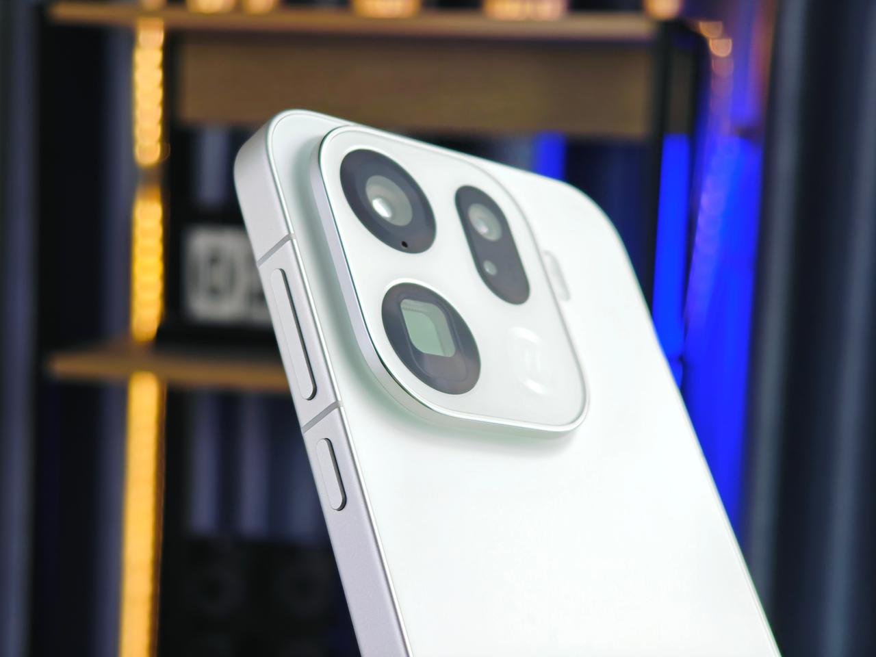 OPPO Find X9 Pro chạy chip Dimensity 9500 mạnh mẽ