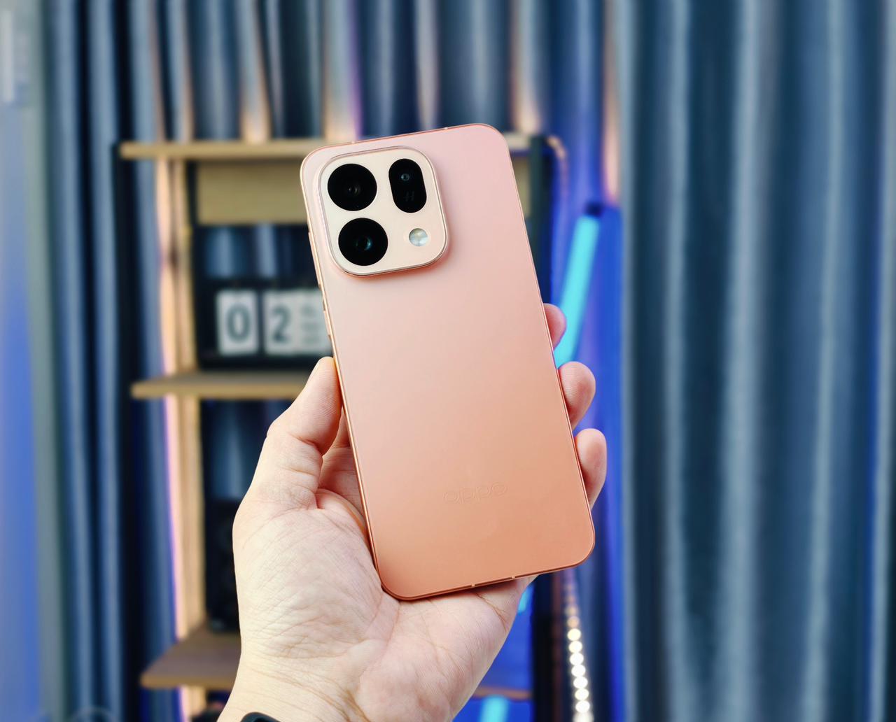 OPPO Find X9s có thiết kế mỏng nhẹ bất ngờ