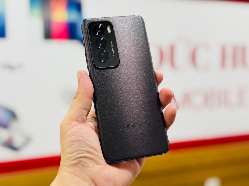 OPPO Reno12 512GB cũ sở hữu viên pin dung lượng 5.000 mAh