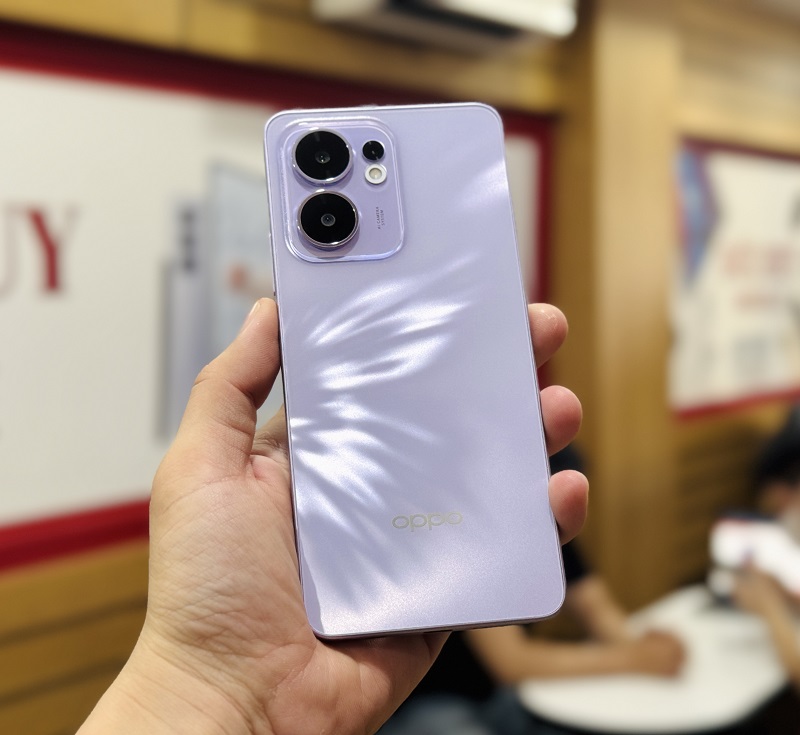 OPPO Reno13 F 5G có thiết kế ấn hiệu ứng cánh bướm ấn tượng