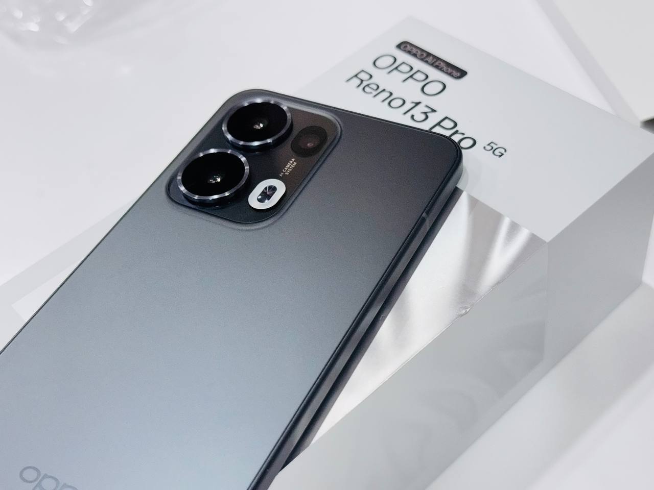 Thay đổi thiết kế camera trên oppo reno13 pro 5g