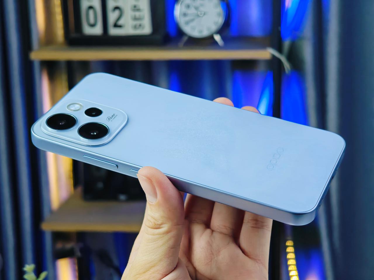 khung viền OPPO Reno15 F vuông vắn