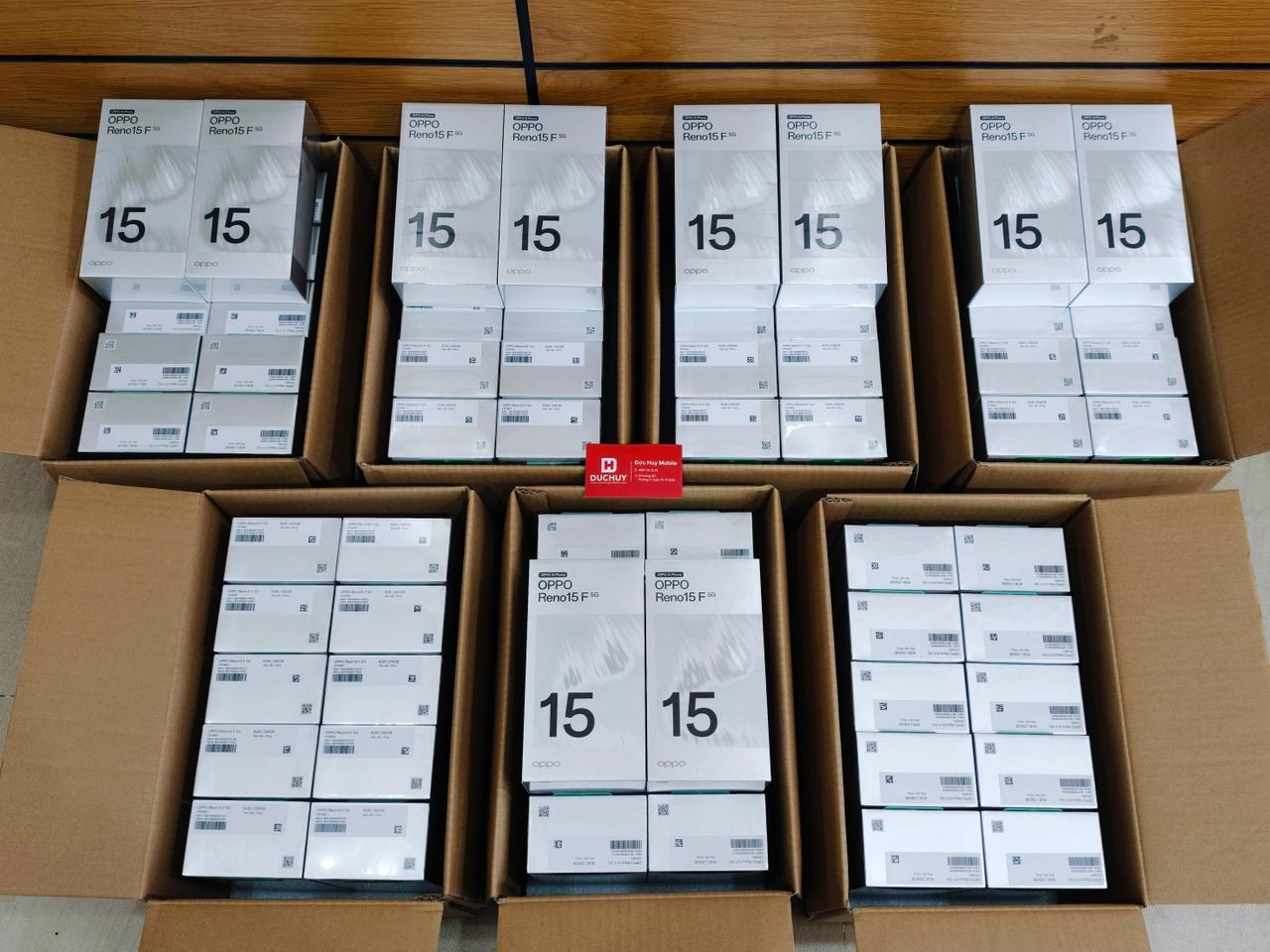 OPPO Reno15 F 5G sẵn hàng số lượng lớn