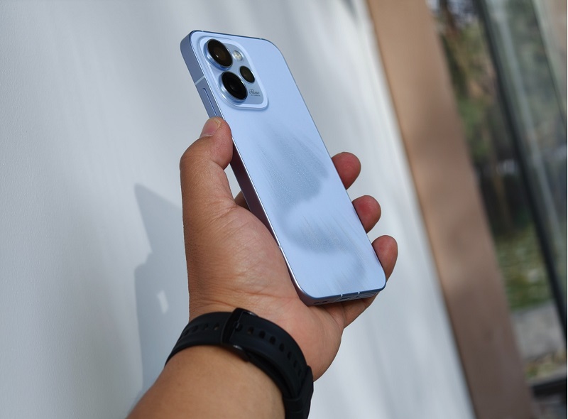 OPPO Reno15 có thiết kế sang trọng