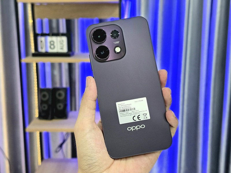 OPPO Reno16 F được trang bị màn hình AMOLED sắc nét