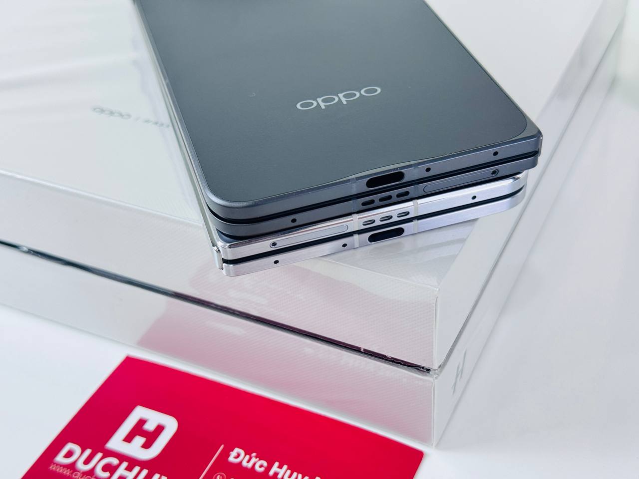 Pin khủng 5600mAh và sạc siêu nhanh 80W