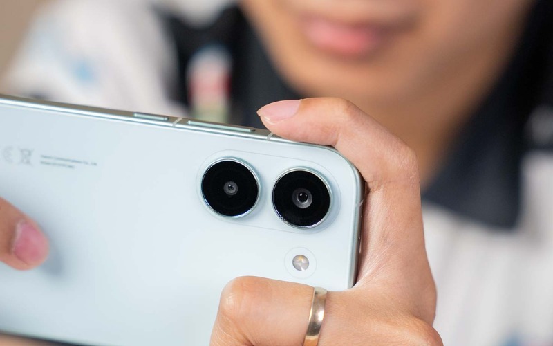 Camera 50MP tích hợp OIS