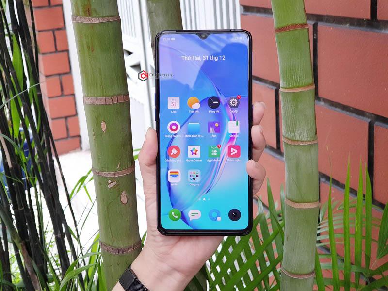 Màn hình máy lớn fullhd+