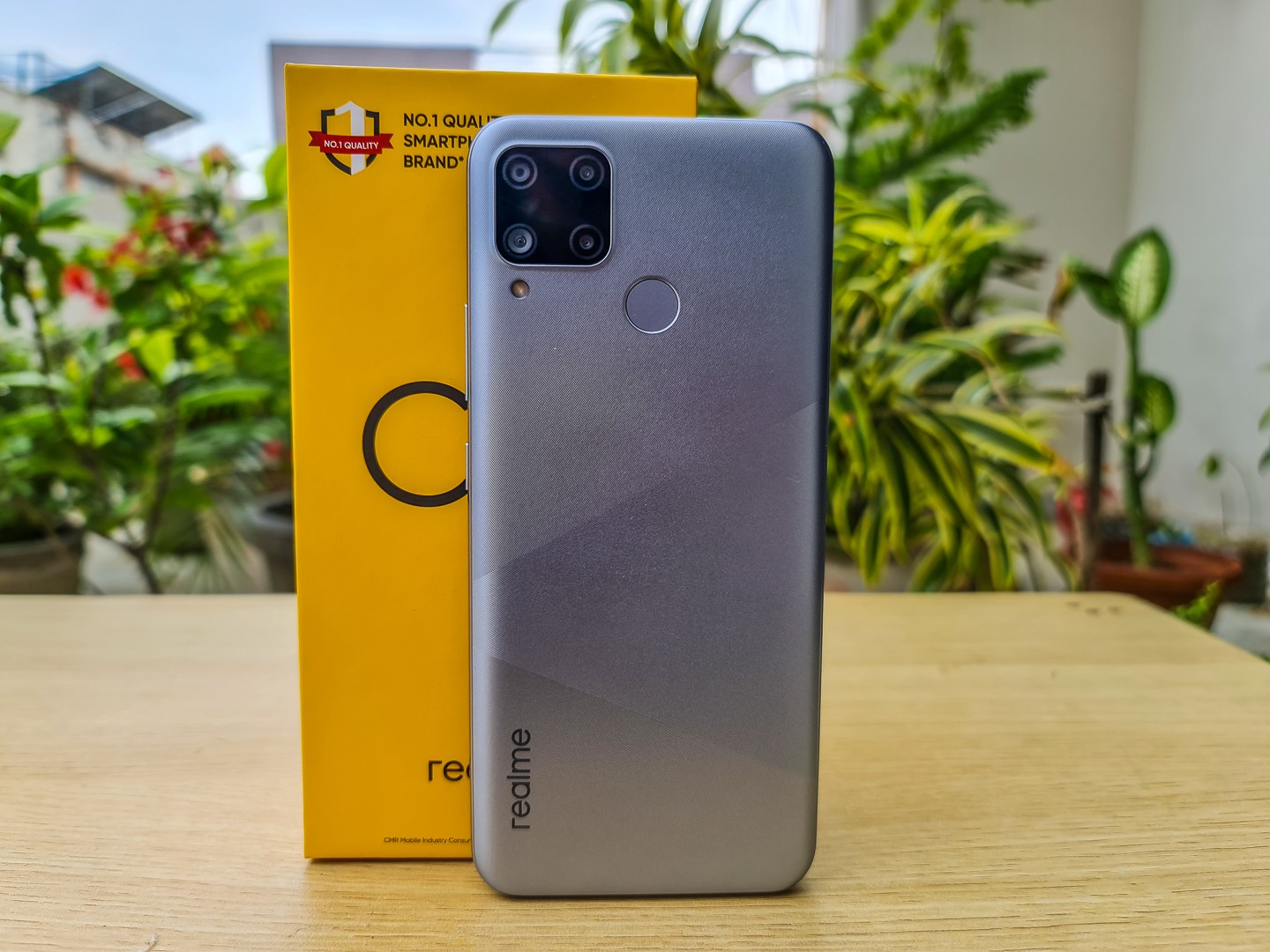 cận cảnh realme c15
