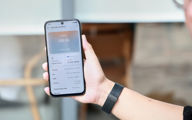 Hiệu năng ổn định với Dimensity 6300 5G