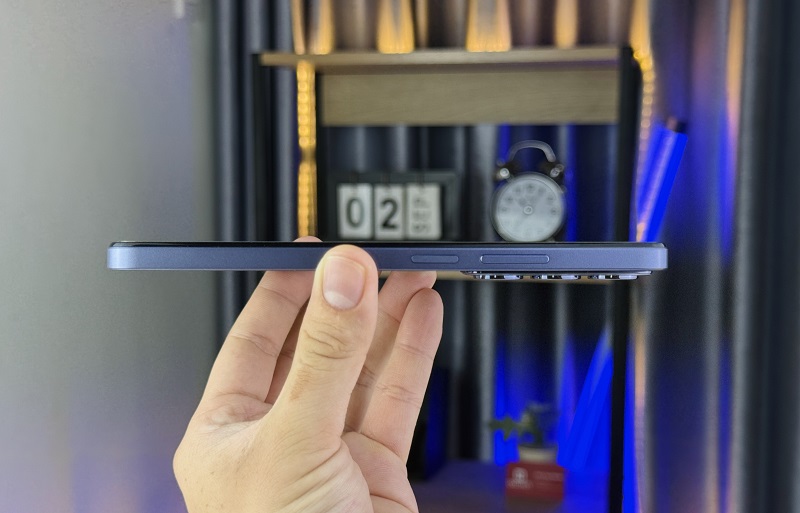 cạnh viền realme c75x